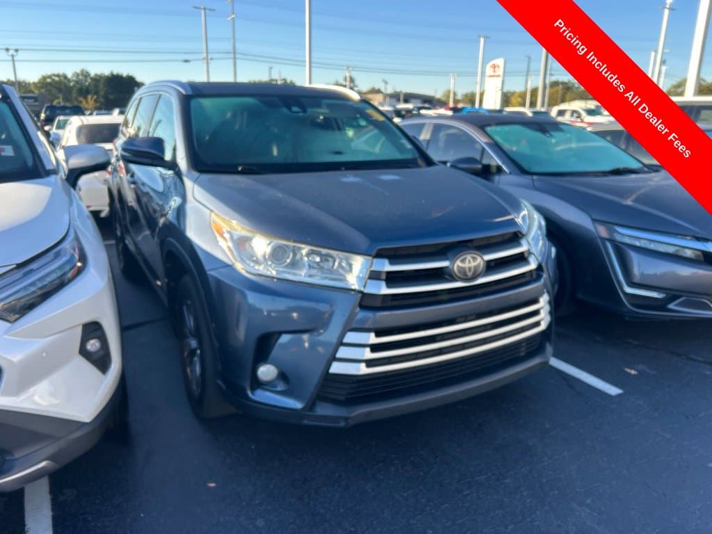 2018 Toyota Highlander Base — photo 1 of 14