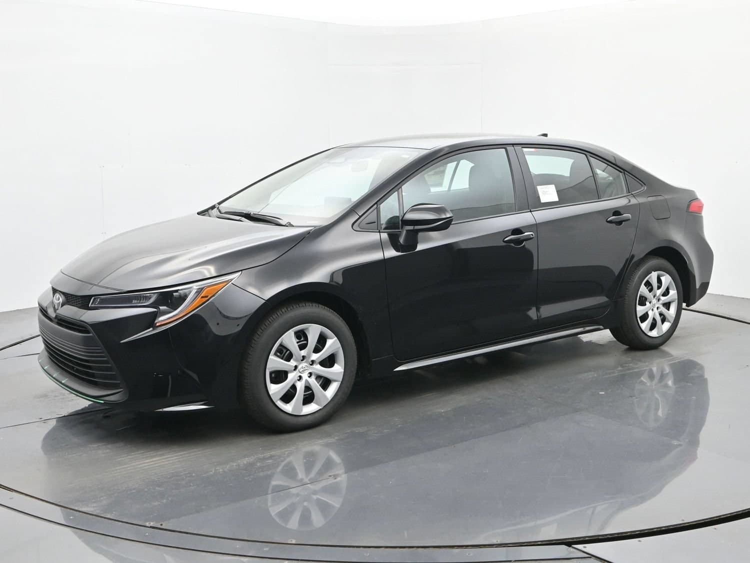 2026 Toyota Corolla LE — photo 1 of 52