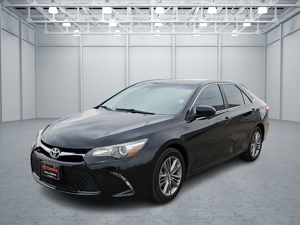2017 Toyota Camry SE — photo 1 of 20