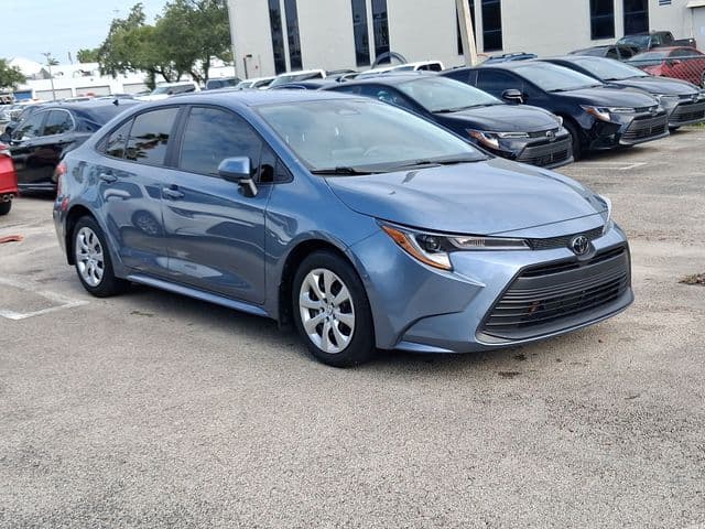 2025 Toyota Corolla LE — photo 1 of 21