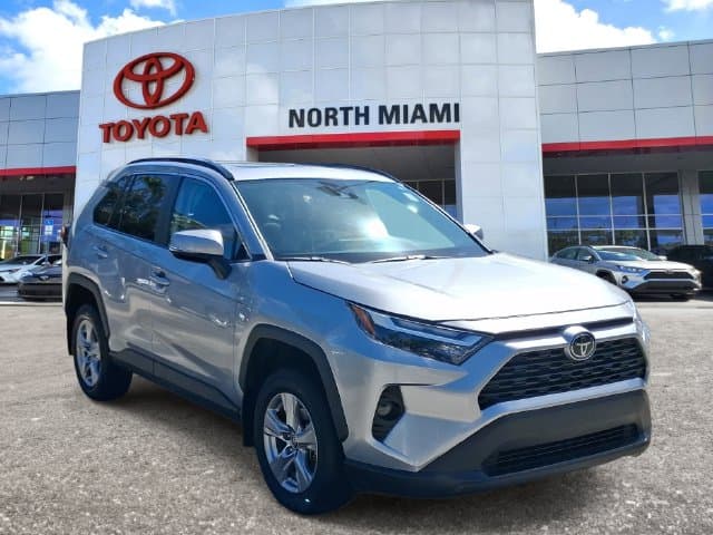2025 Toyota RAV4 XLE — photo 1 of 20