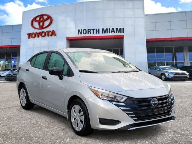 2025 Nissan Versa Base — photo 1 of 21