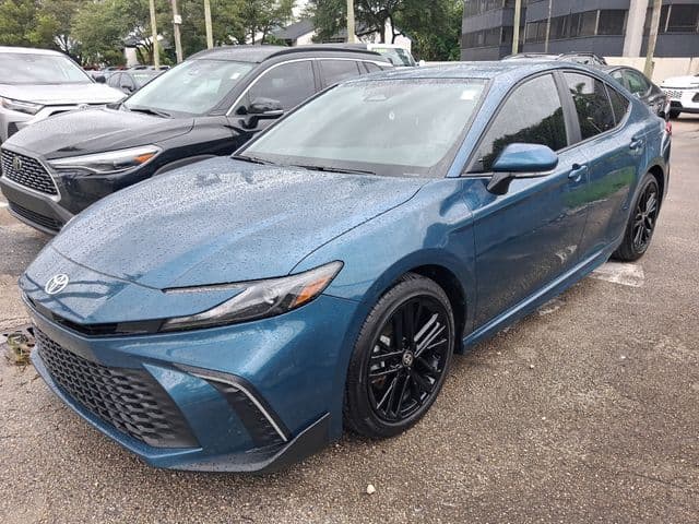 2026 Toyota Camry SE — photo 1 of 4