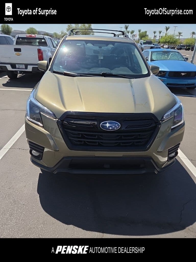 2023 Subaru Forester Premium — photo 1 of 10