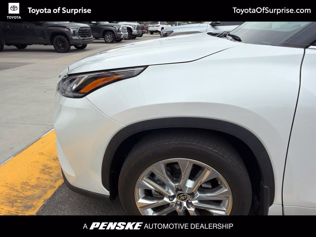 2024 Toyota Highlander Limited — photo 1 of 15