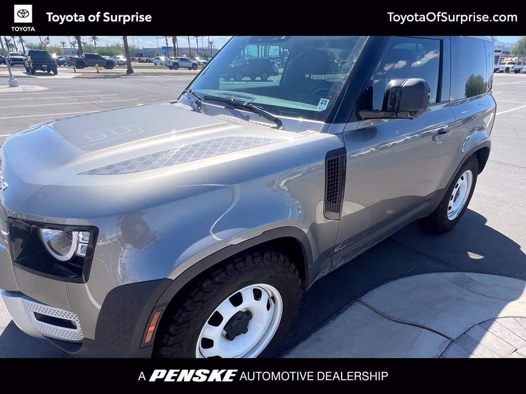 2023 Land Rover Defender S — photo 1 of 12