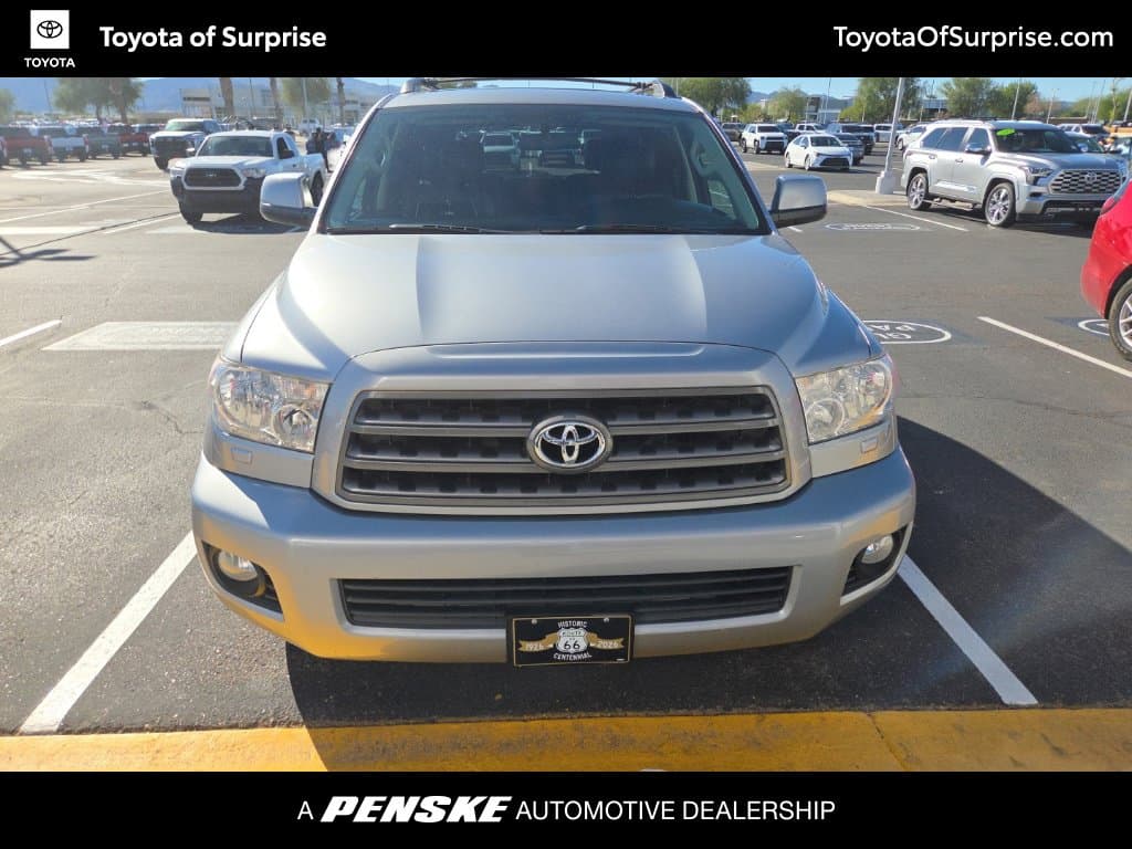 2017 Toyota Sequoia SR5 — photo 1 of 12