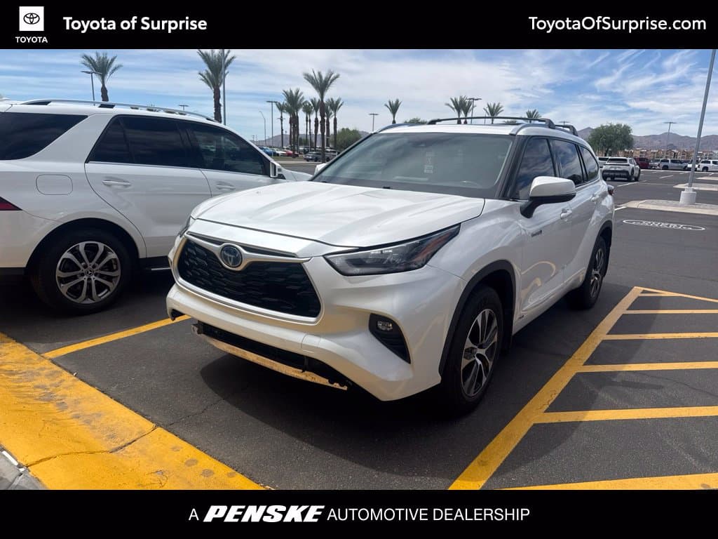 2020 Toyota Highlander Hybrid XLE — photo 1 of 9