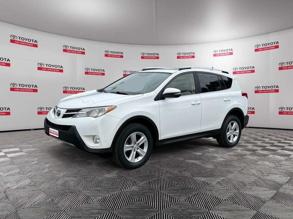 2014 Toyota RAV4 XLE — photo 1 of 39