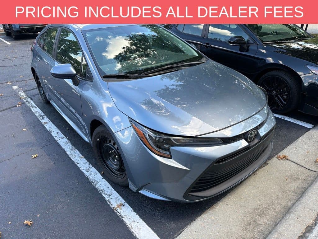 2024 Toyota Corolla LE — photo 1 of 8