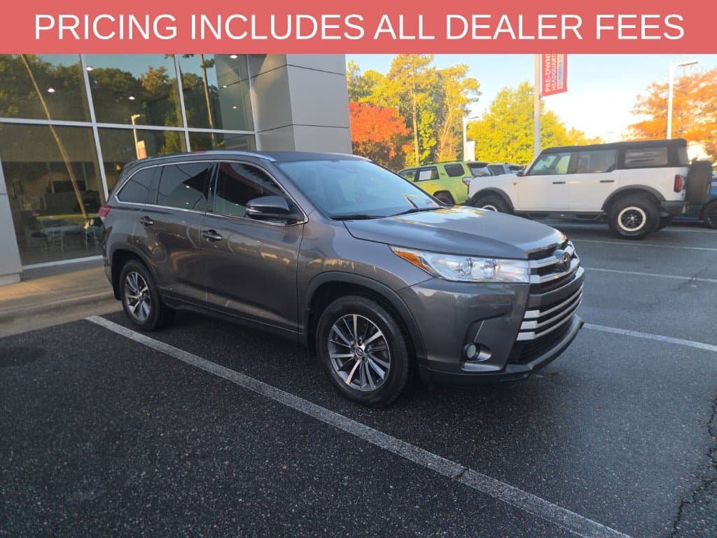 2017 Toyota Highlander XLE — photo 1 of 17