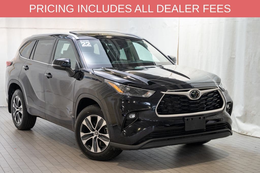 2022 Toyota Highlander XLE — photo 1 of 23