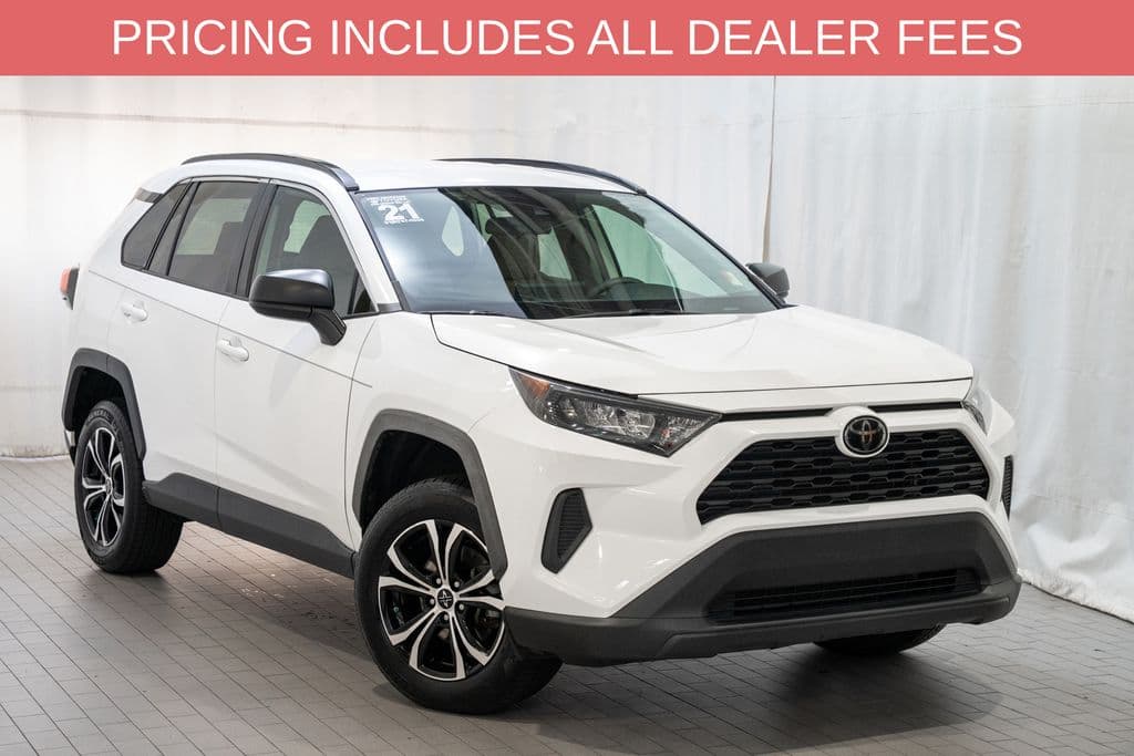 2021 Toyota RAV4 LE — photo 1 of 18