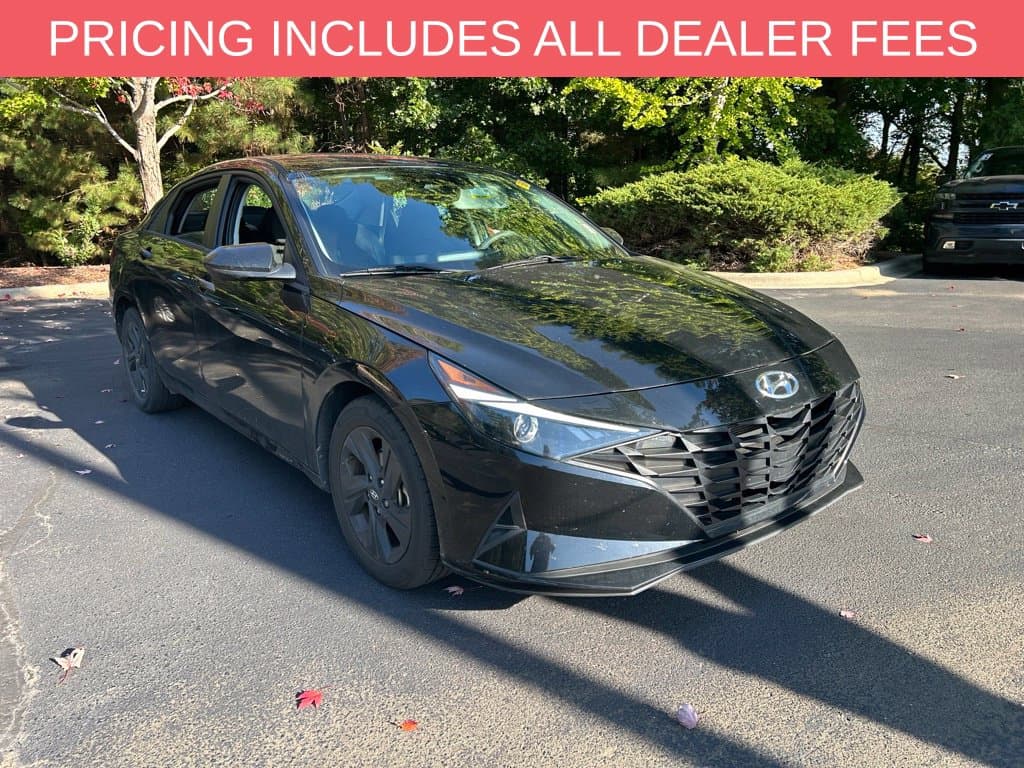 2022 Hyundai Elantra SEL — photo 1 of 16