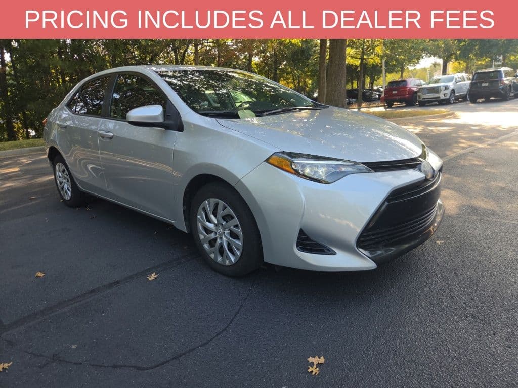 2017 Toyota Corolla LE — photo 1 of 13