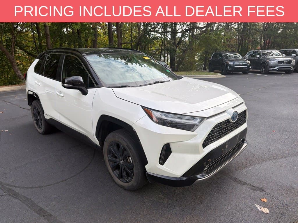 2022 Toyota RAV4 Hybrid XSE — photo 1 of 17