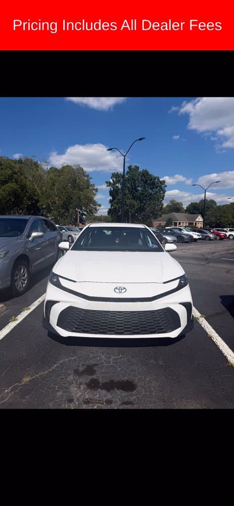 2026 Toyota Camry SE — photo 1 of 9