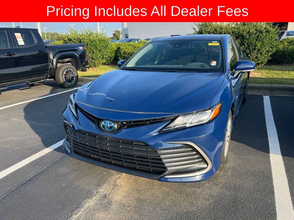 2024 Toyota Camry Hybrid LE — photo 1 of 21
