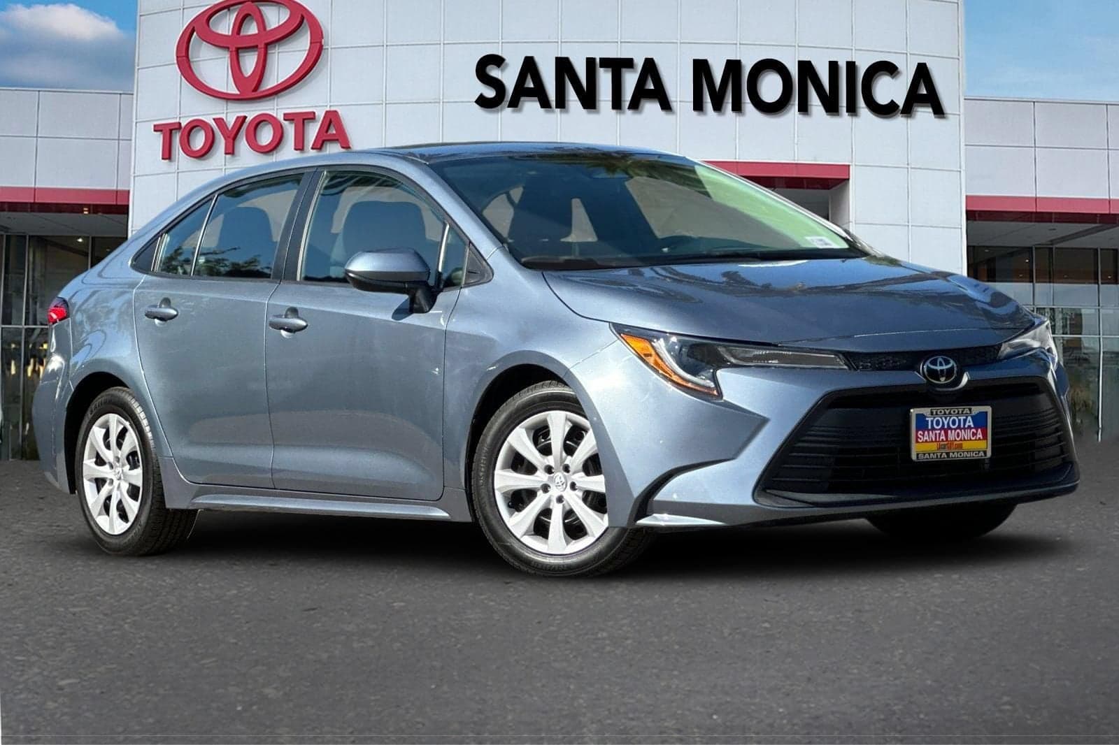 2024 Toyota Corolla LE — photo 1 of 33