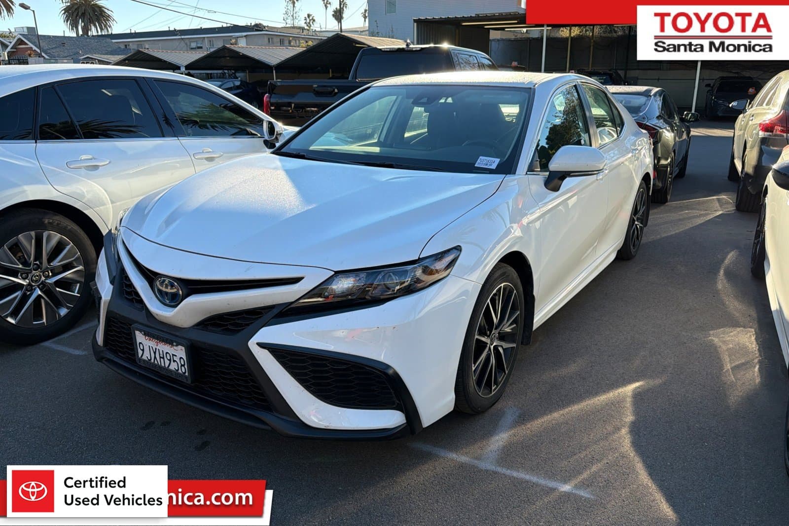 2024 Toyota Camry Base — photo 1 of 9