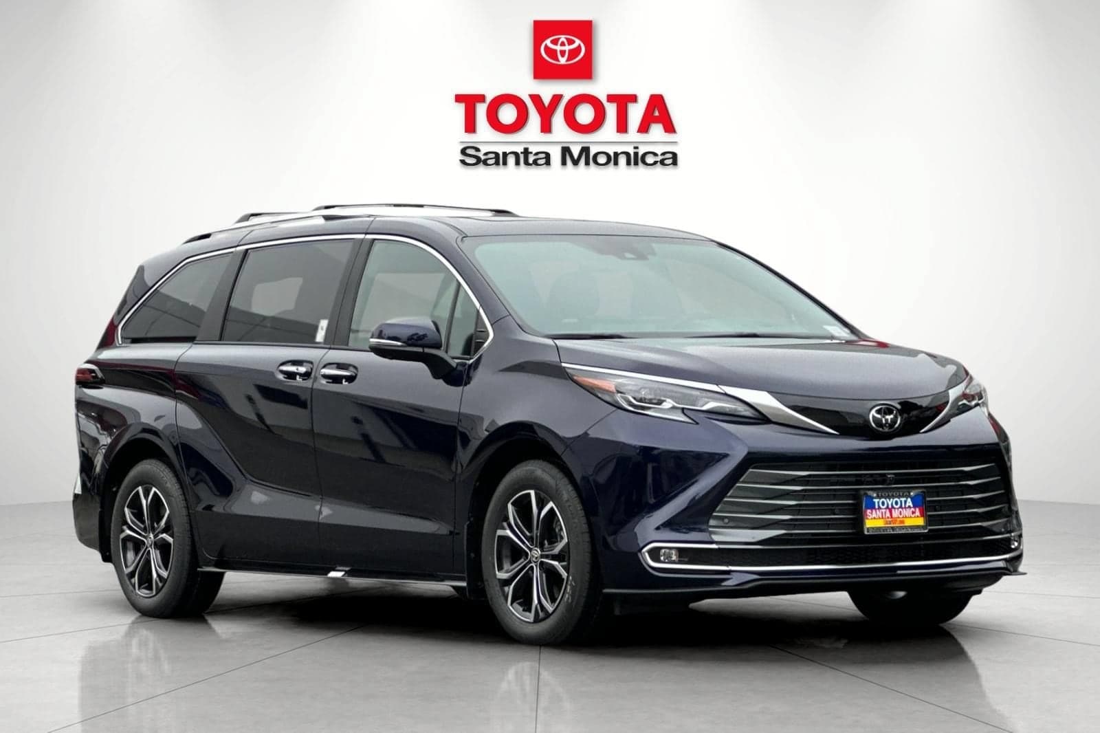 2026 Toyota Sienna Platinum — photo 1 of 61