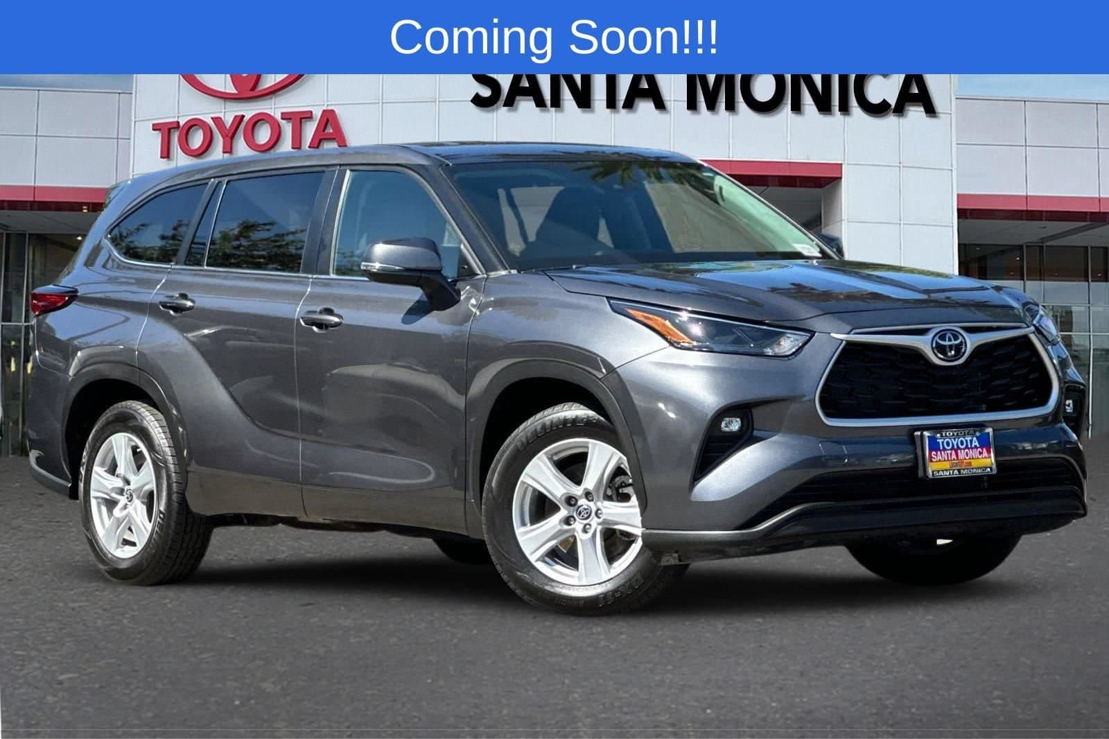 2023 Toyota Highlander LE — photo 1 of 36
