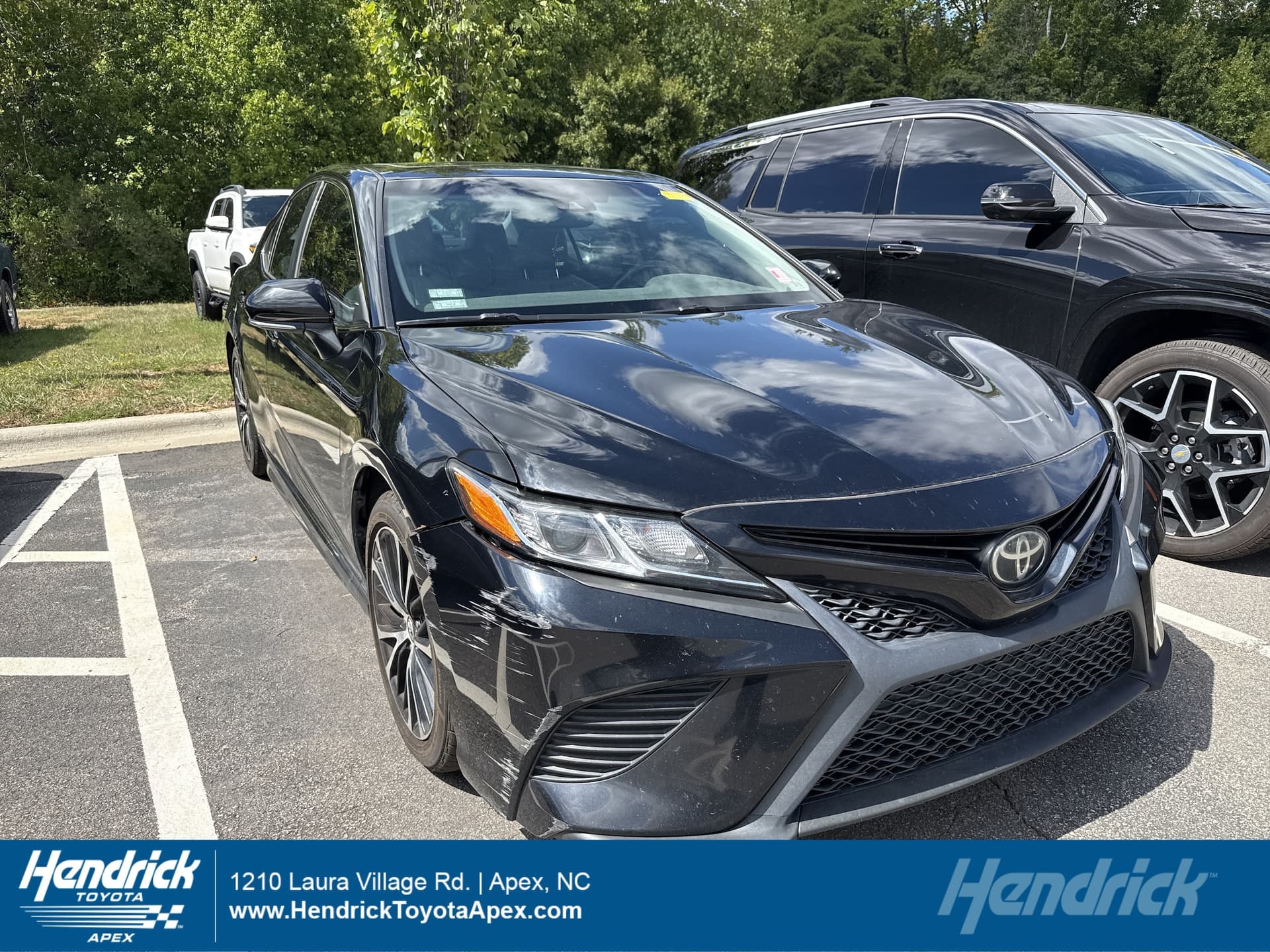 2018 Toyota Camry SE — photo 1 of 10