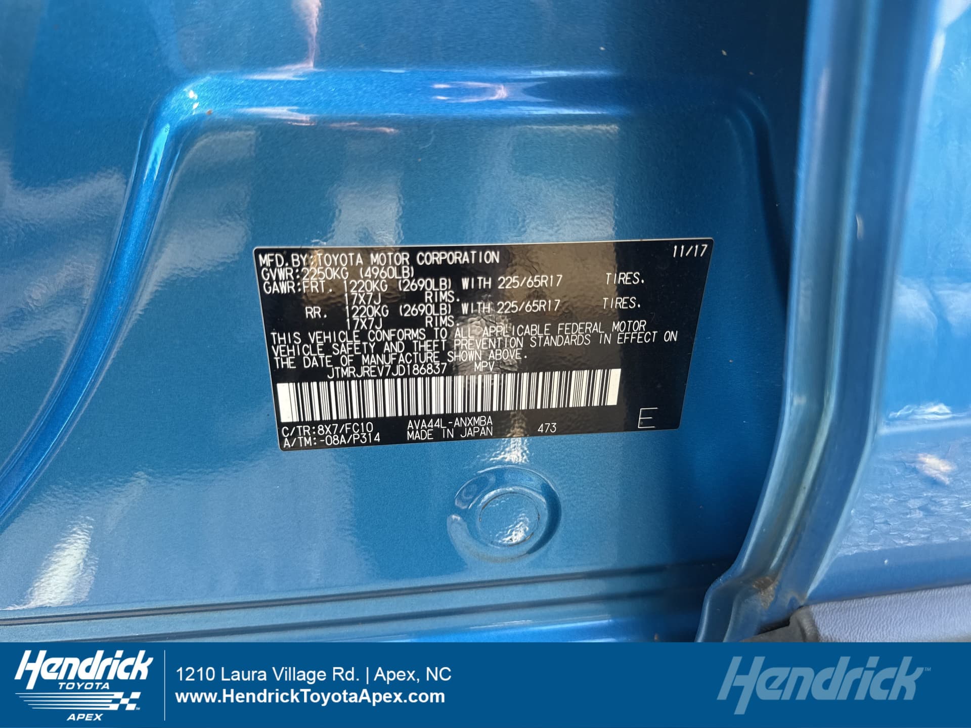2018 Toyota RAV4 Hybrid LE — photo 1 of 4