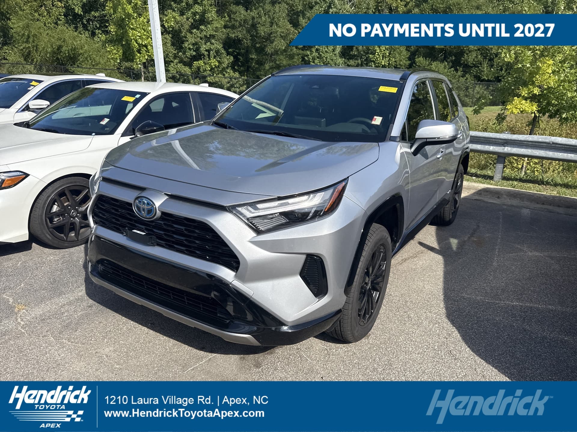 2024 Toyota RAV4 Hybrid SE — photo 1 of 12