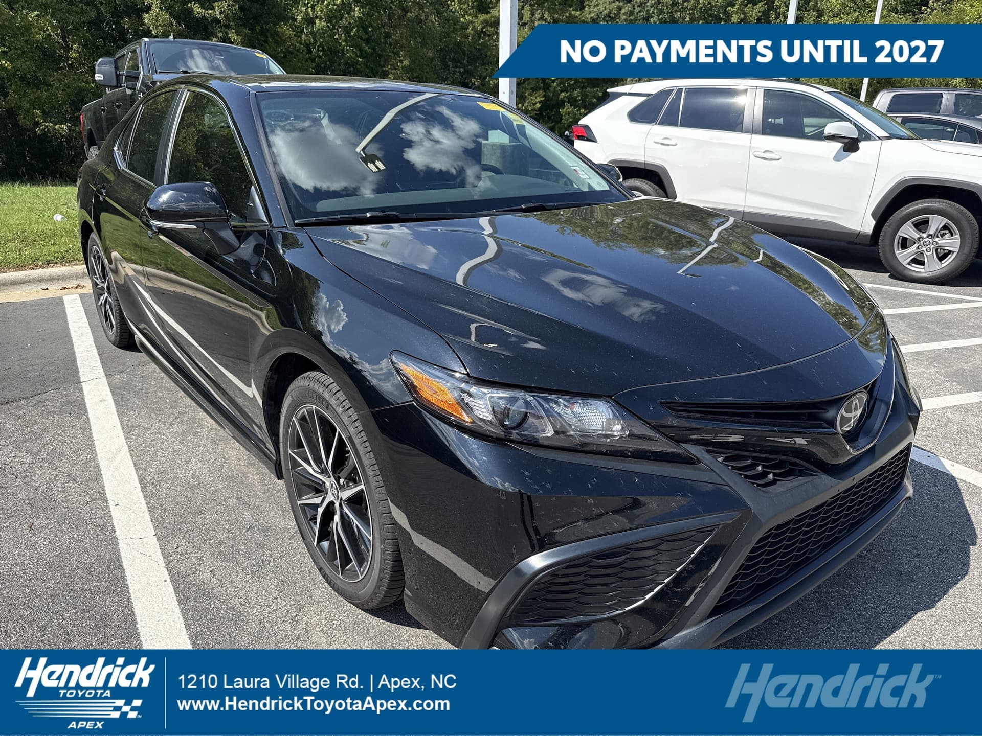 2024 Toyota Camry SE — photo 1 of 12