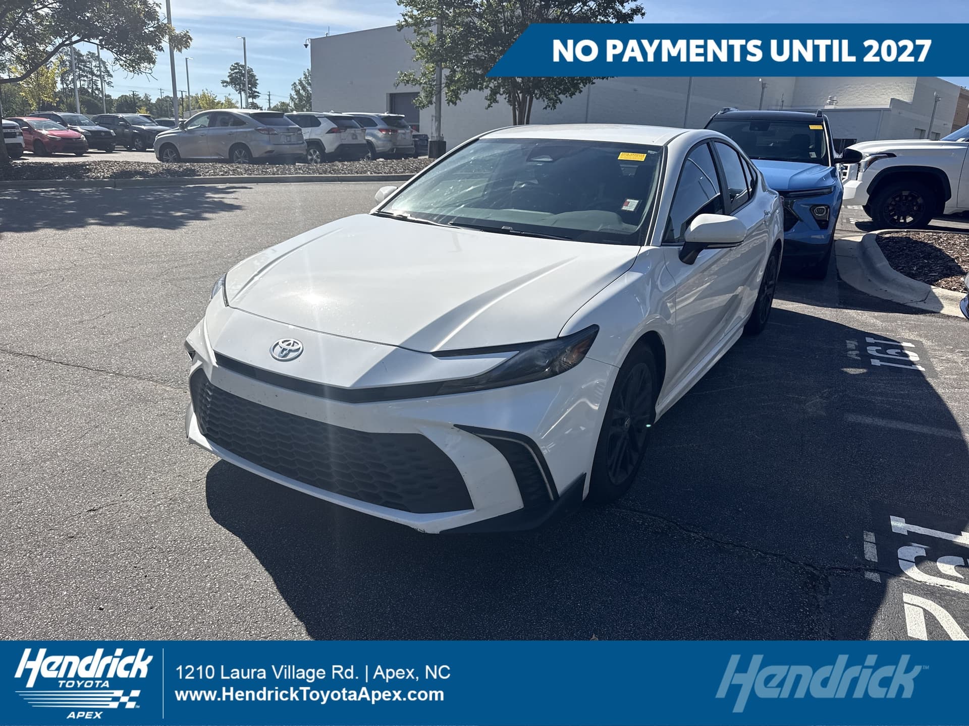 2025 Toyota Camry SE — photo 1 of 12