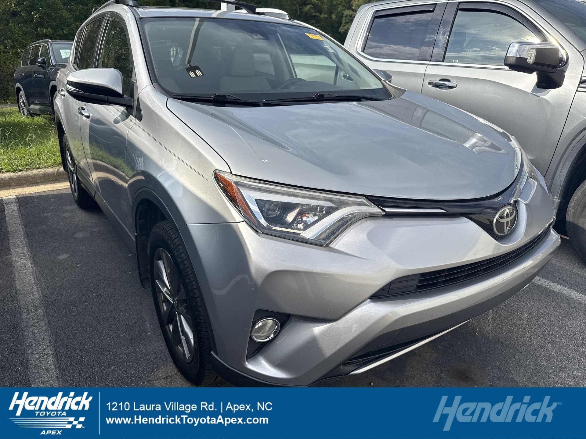 2018 Toyota RAV4 Limited — photo 1 of 10