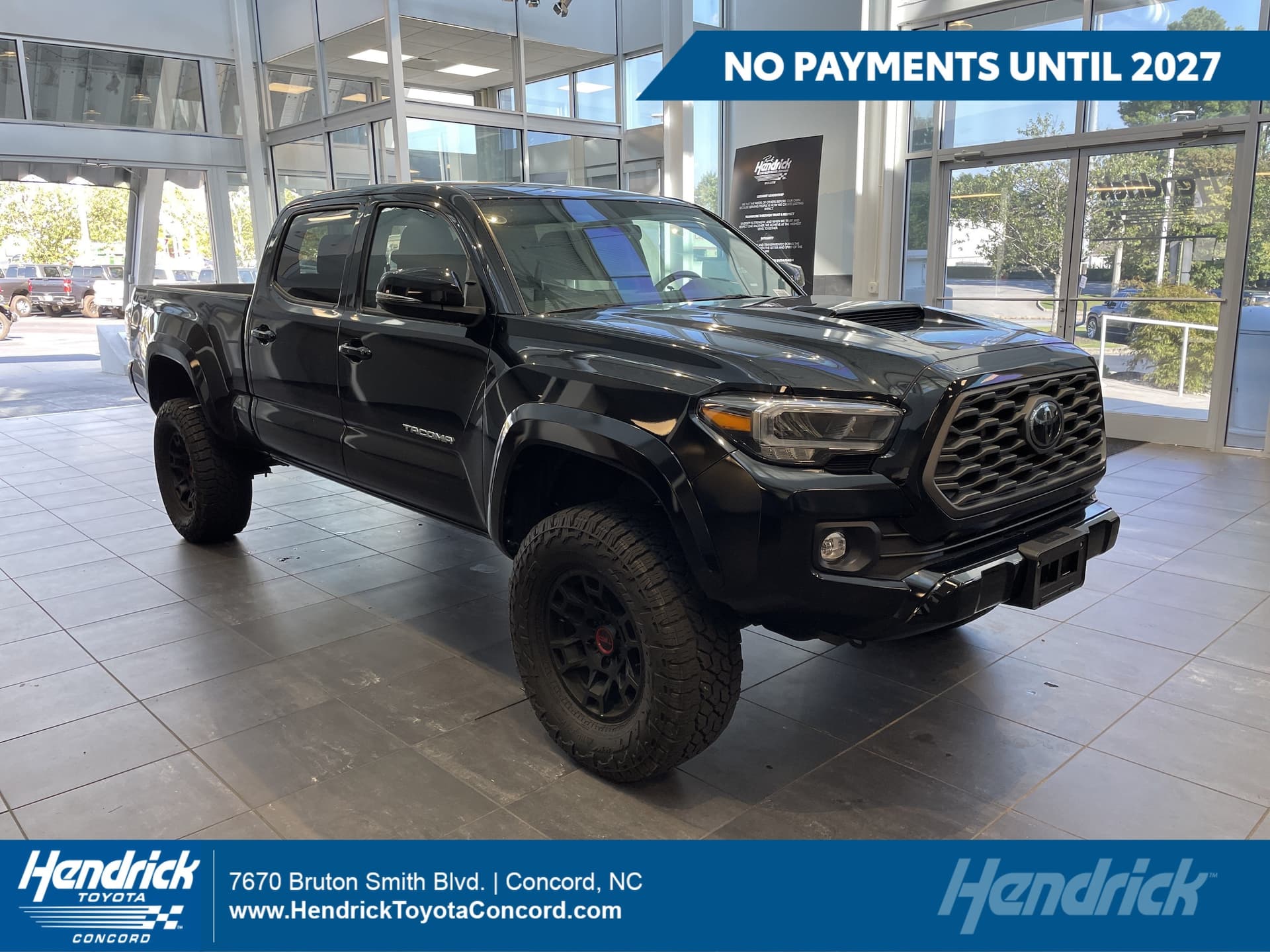 2023 Toyota Tacoma 4WD TRD Sport — photo 1 of 37