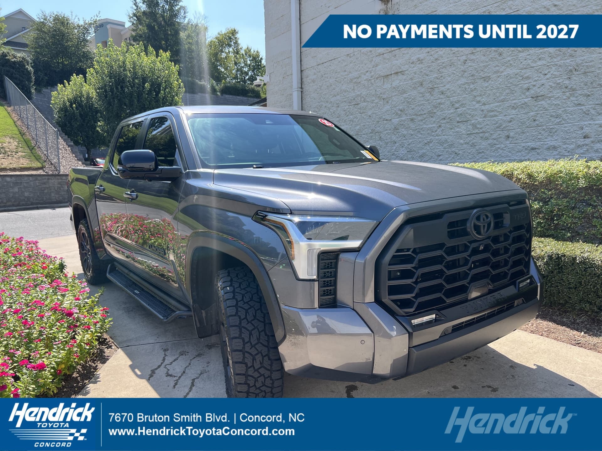 2025 Toyota Tundra 4WD Limited — photo 1 of 35