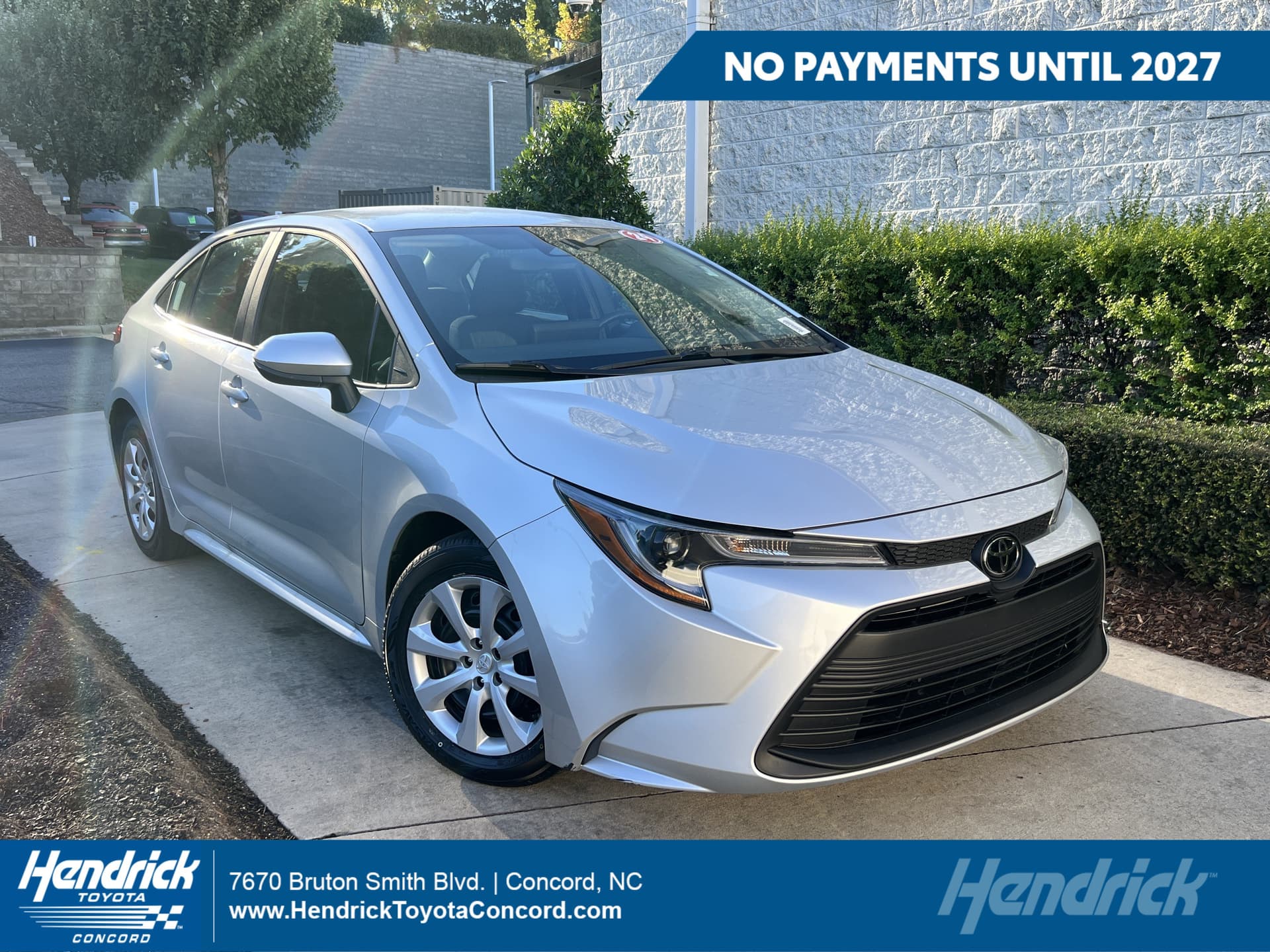 2024 Toyota Corolla LE — photo 1 of 35