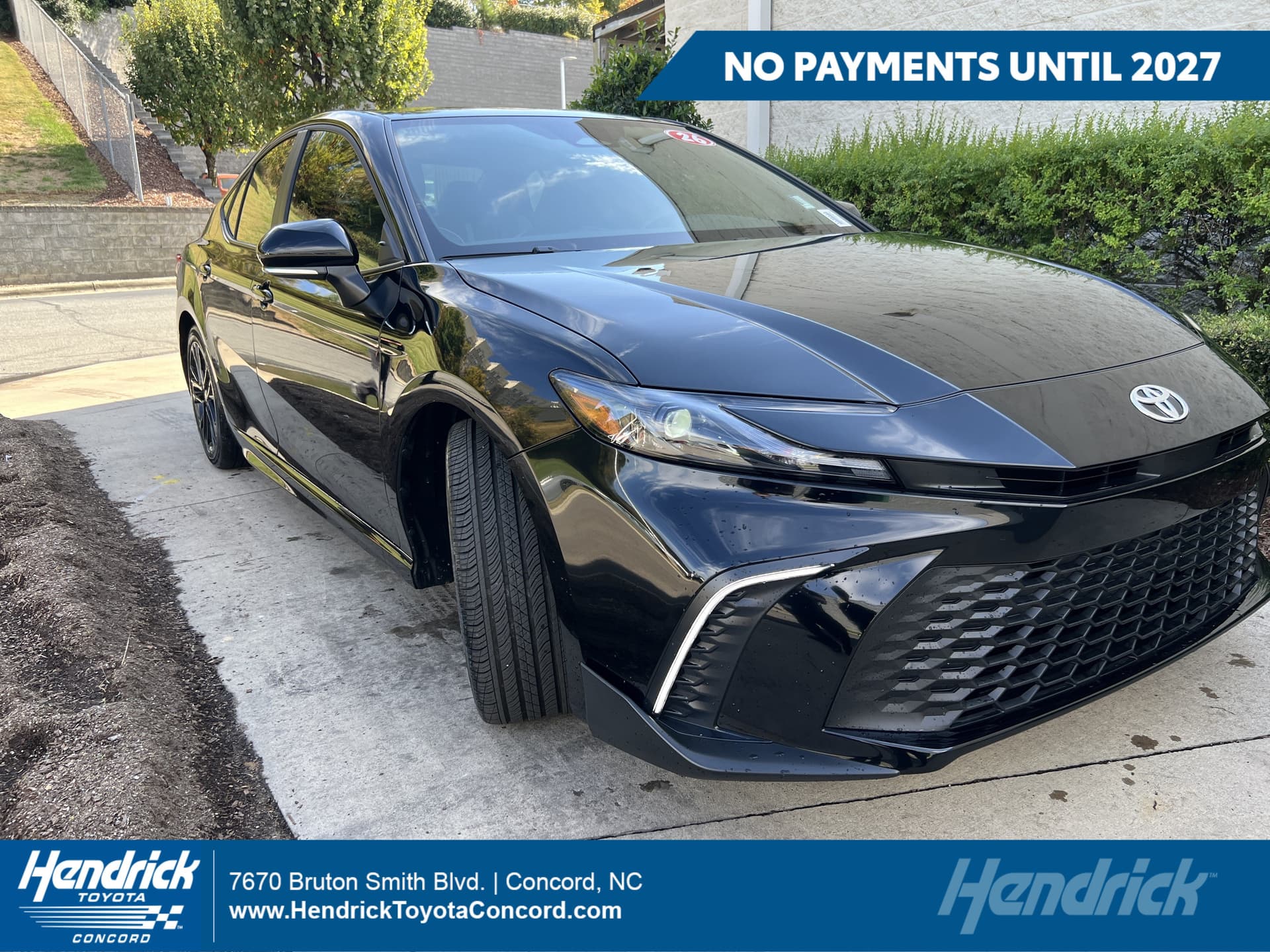 2026 Toyota Camry SE — photo 1 of 20
