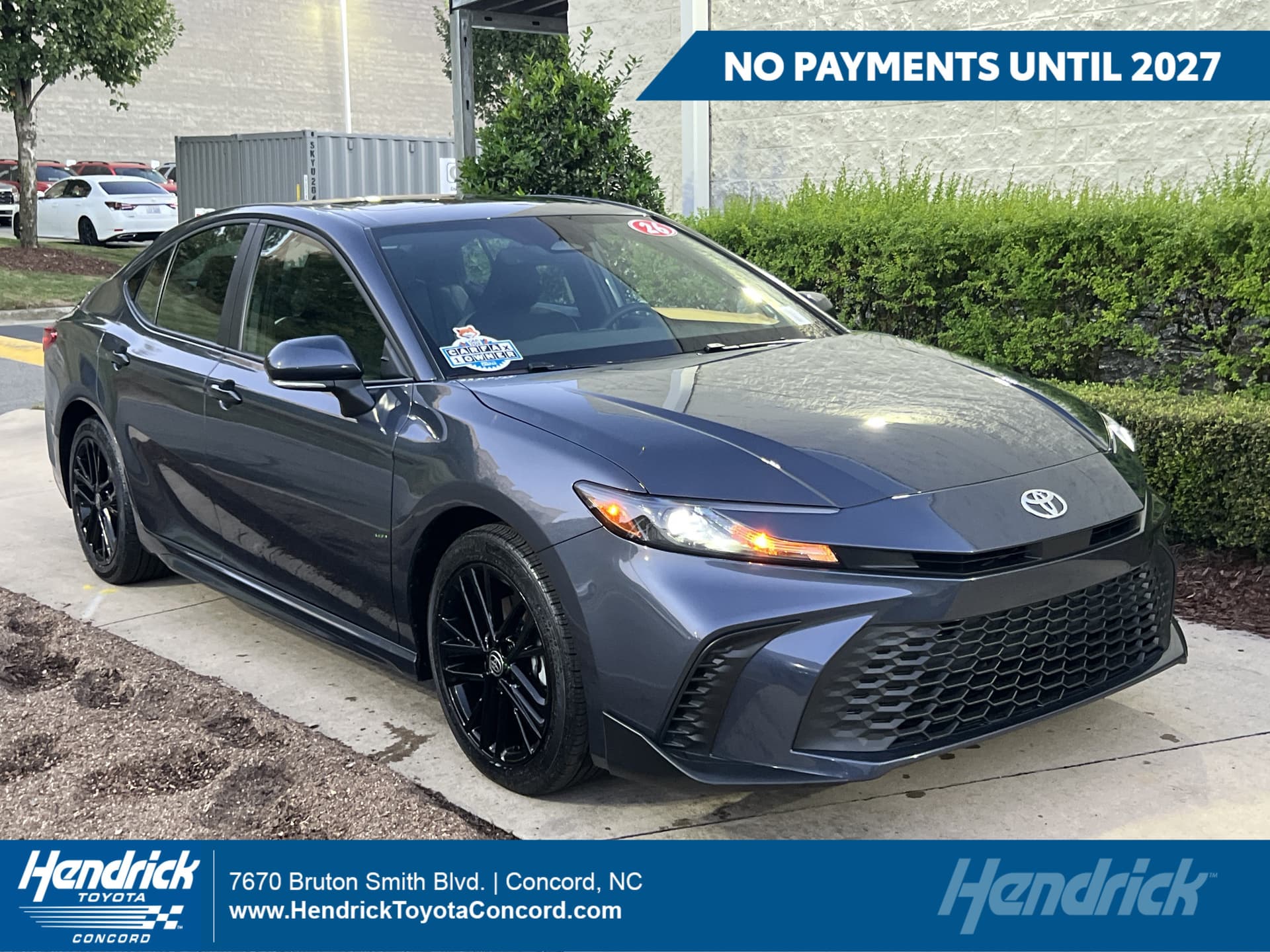 2026 Toyota Camry SE — photo 1 of 36
