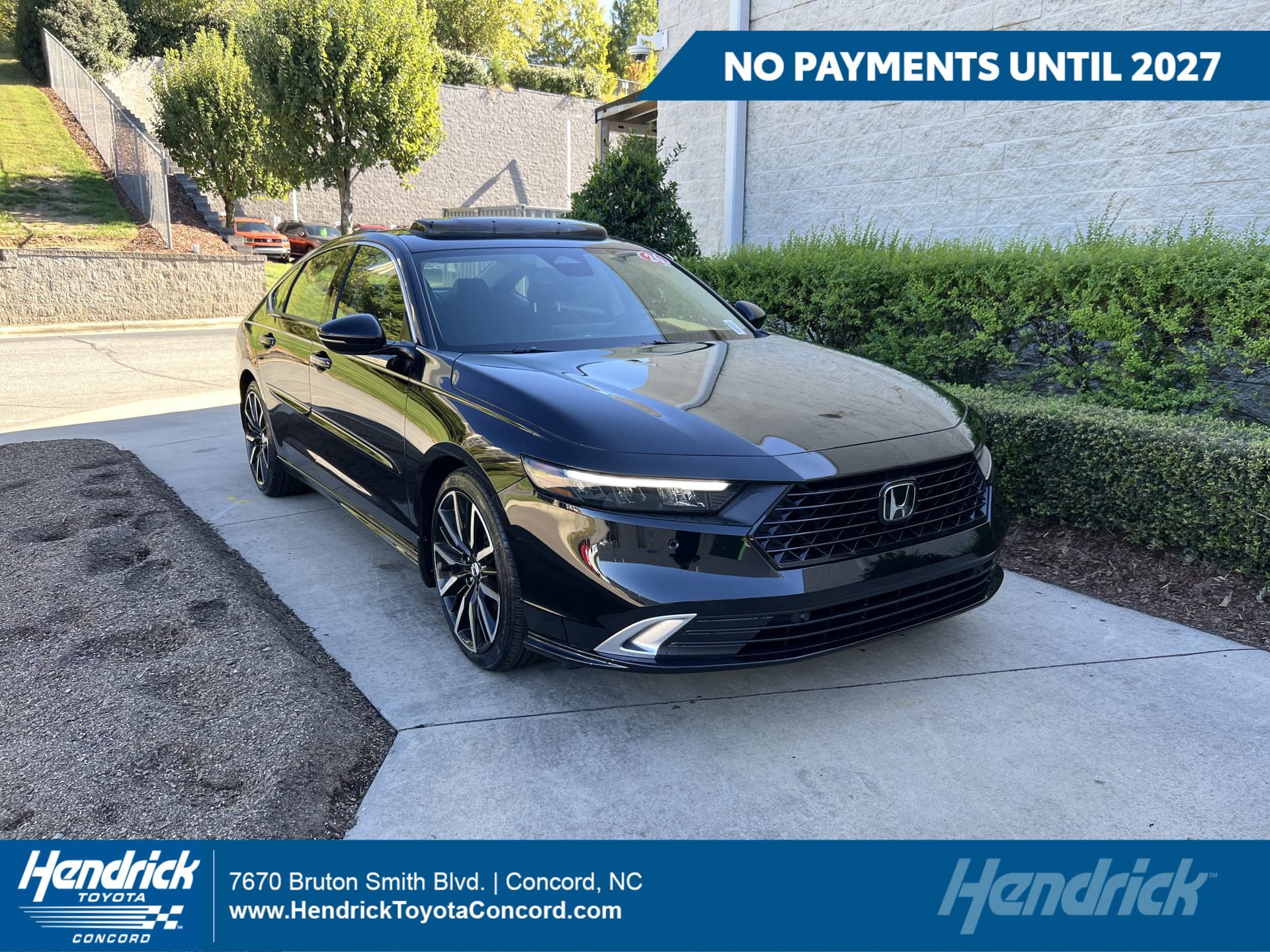 2026 Honda Accord Hybrid Touring — photo 1 of 36