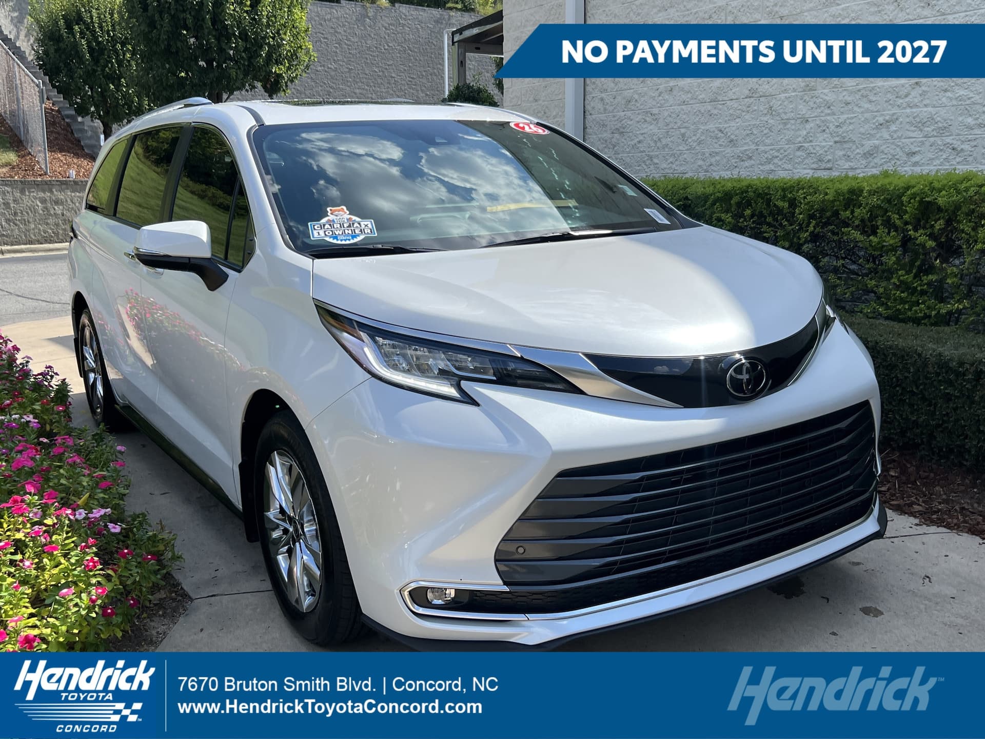 2026 Toyota Sienna Limited — photo 1 of 37
