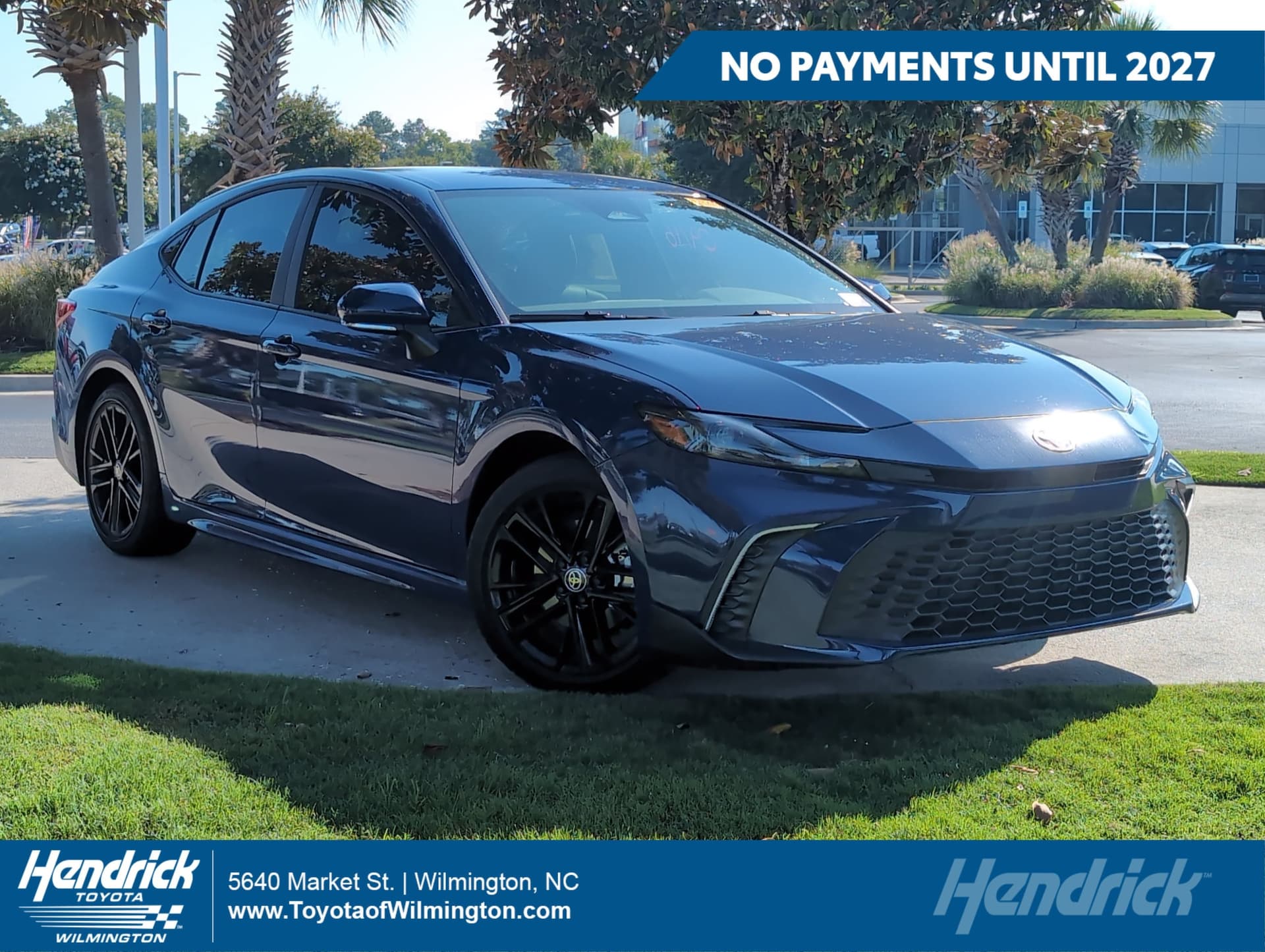 2025 Toyota Camry SE — photo 1 of 11