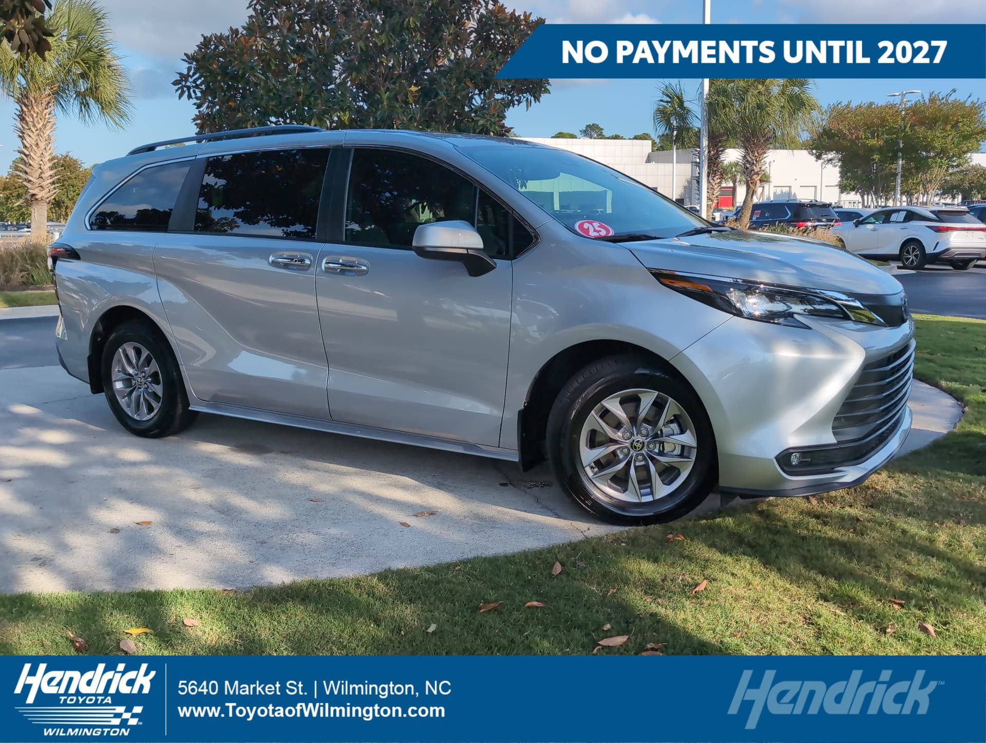 2025 Toyota Sienna XLE — photo 1 of 41