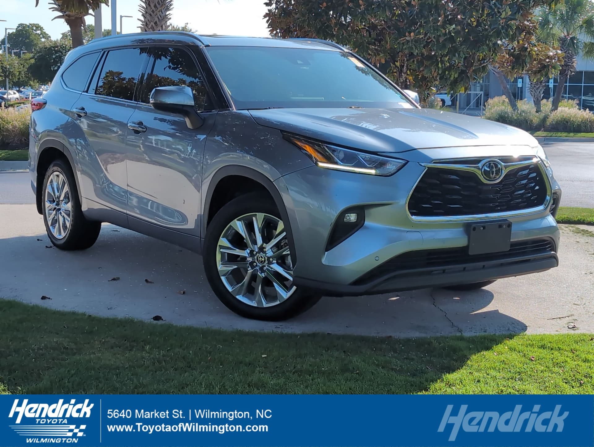 2020 Toyota Highlander Limited — photo 1 of 11
