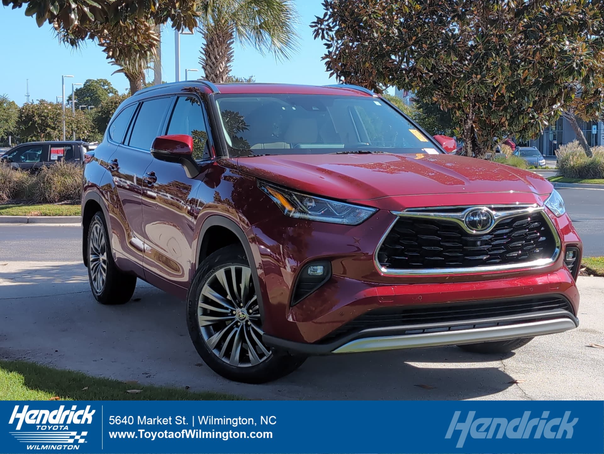 2020 Toyota Highlander Platinum — photo 1 of 11