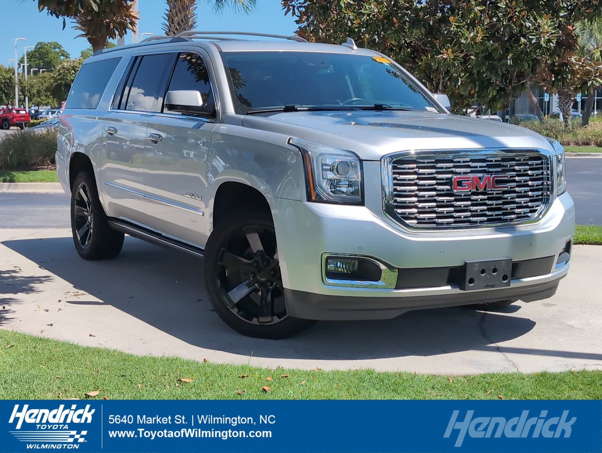 2020 GMC Yukon XL Denali — photo 1 of 11