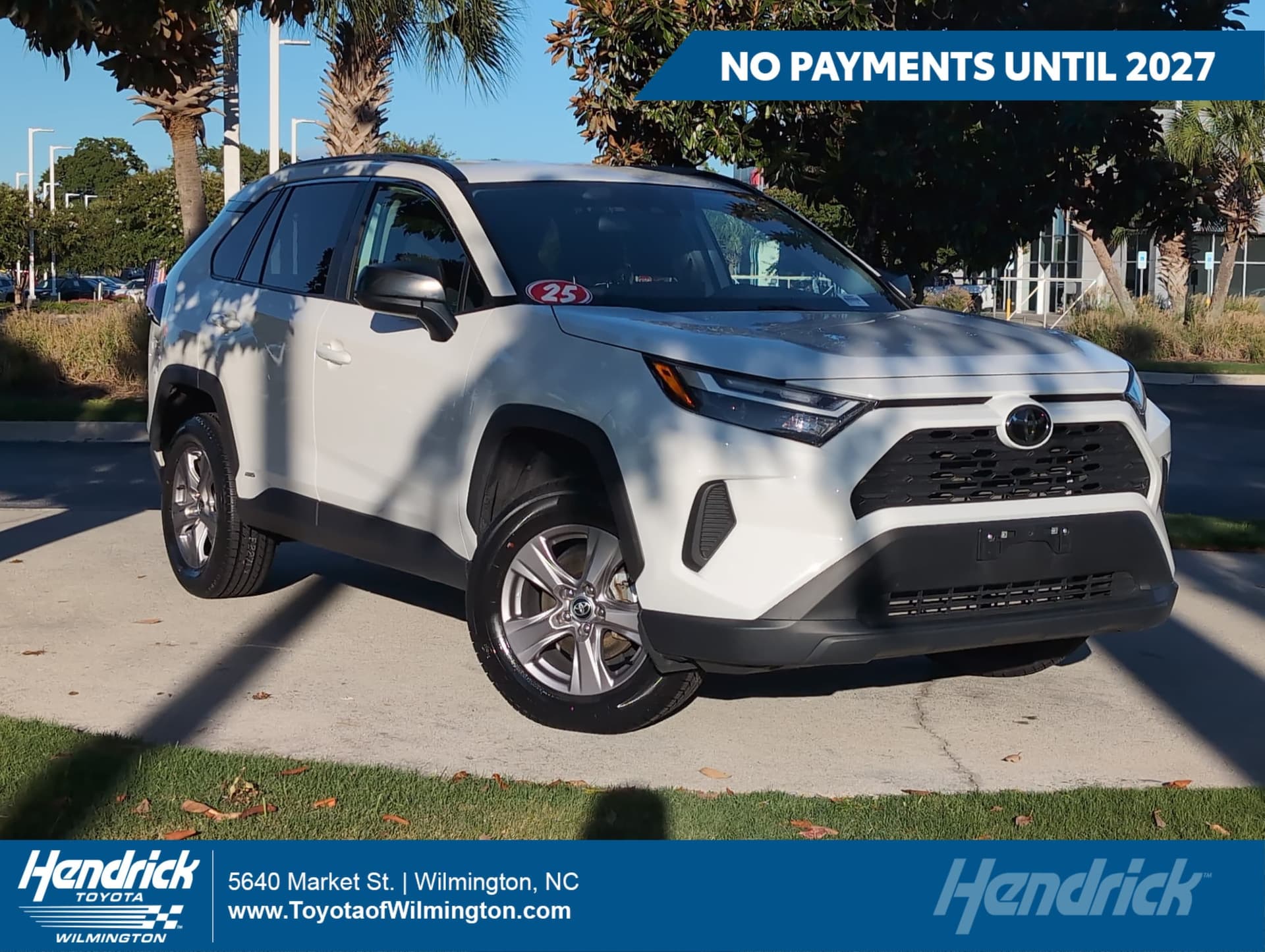 2025 Toyota RAV4 Hybrid LE — photo 1 of 42