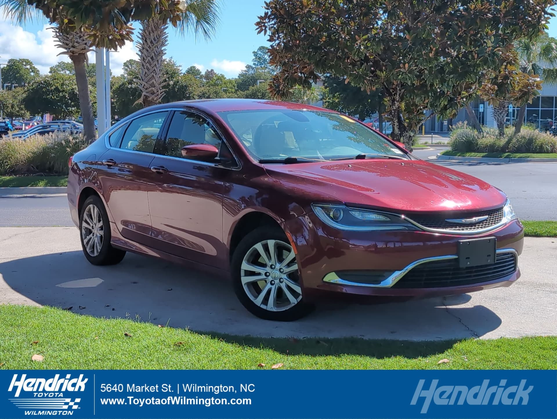 2016 Chrysler 200 Limited Platinum — photo 1 of 11