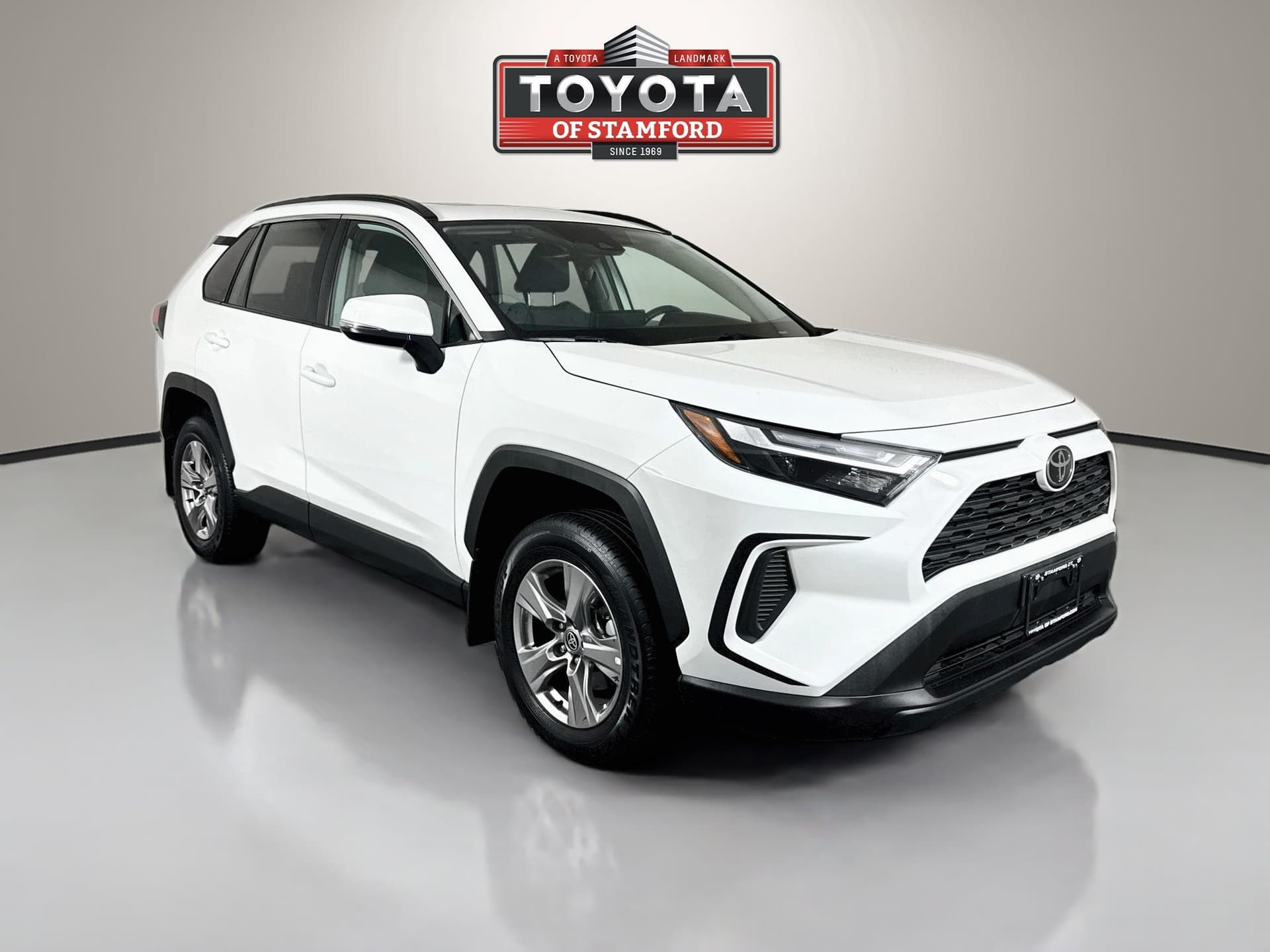 2023 Toyota RAV4 XLE — photo 1 of 33