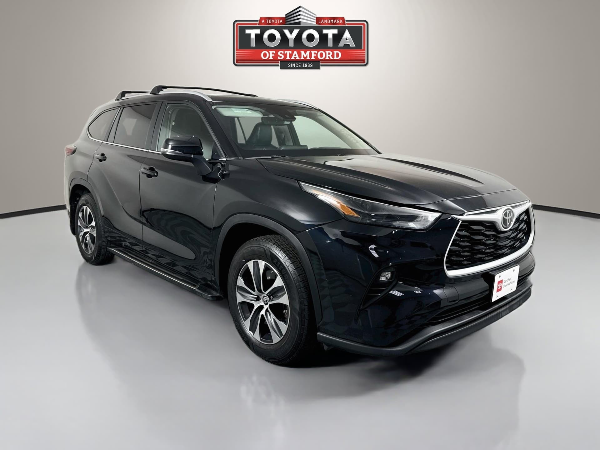 2024 Toyota Highlander XLE — photo 1 of 35
