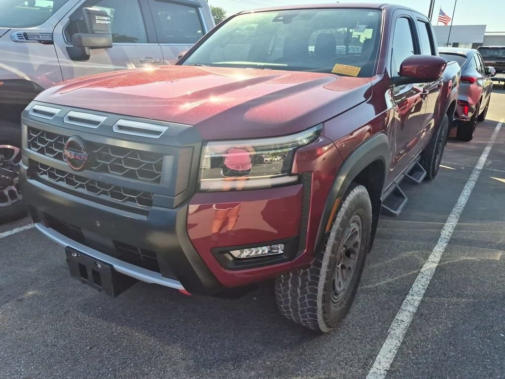 2025 Nissan Frontier PRO-4X — photo 1 of 14