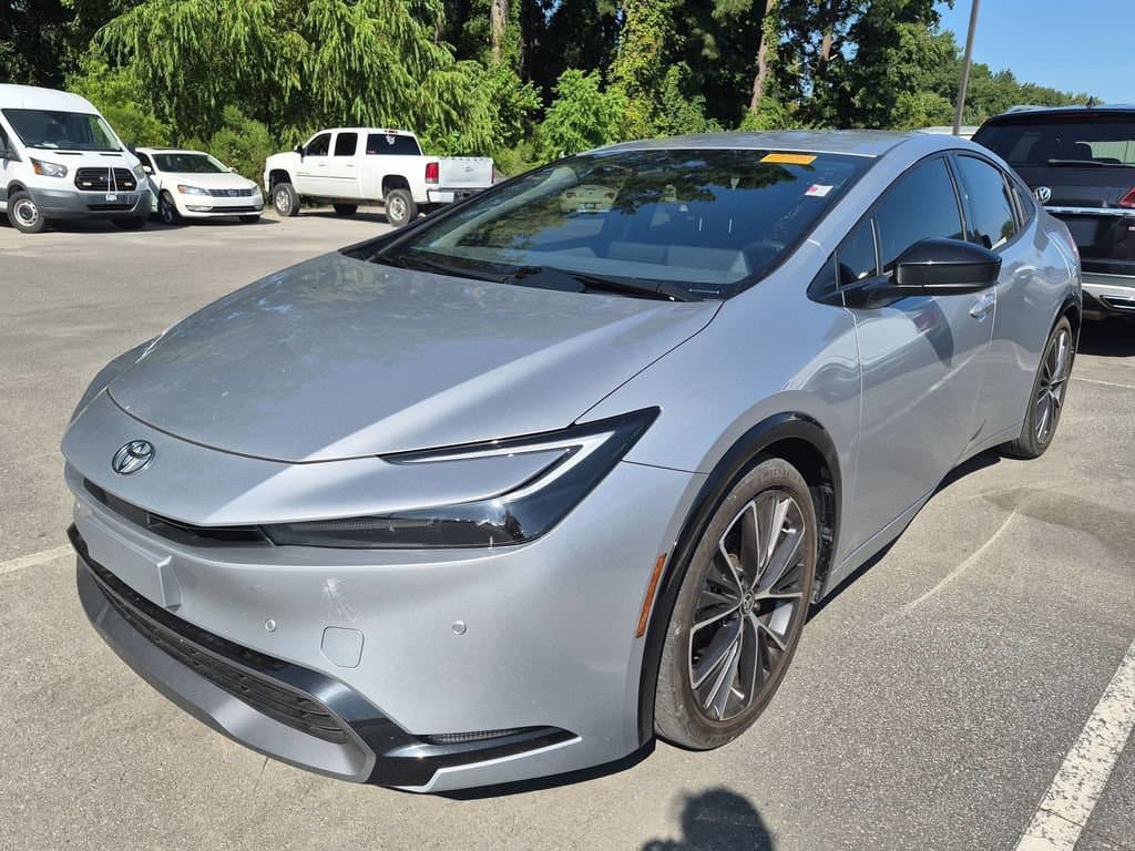 2024 Toyota Prius LE — photo 1 of 14
